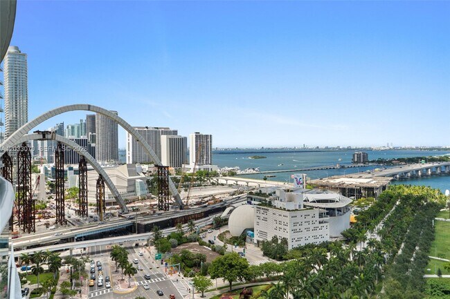 Building Photo - 900 Biscayne Blvd