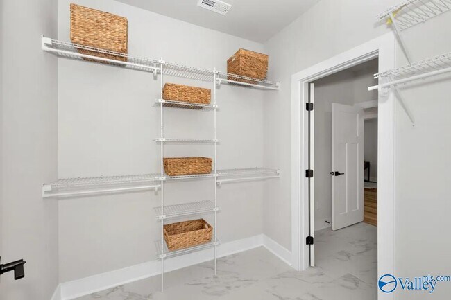 Building Photo - 80 Mountain Vis Cir