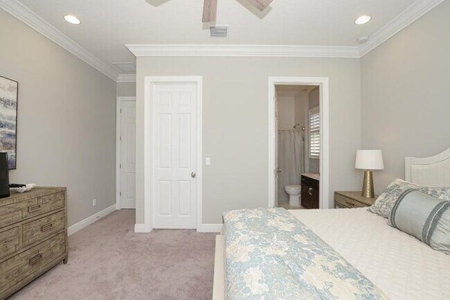 Building Photo - 9051 SW Pepoli Way