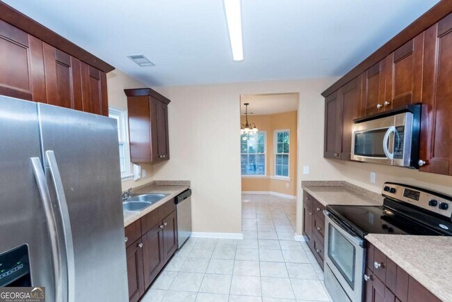 Building Photo - 235 Summer Hill Cir
