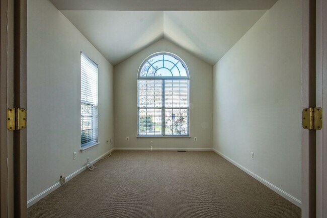 Building Photo - Single family - unfurnished - YEAR ROUND rental - Villages of Old Landing