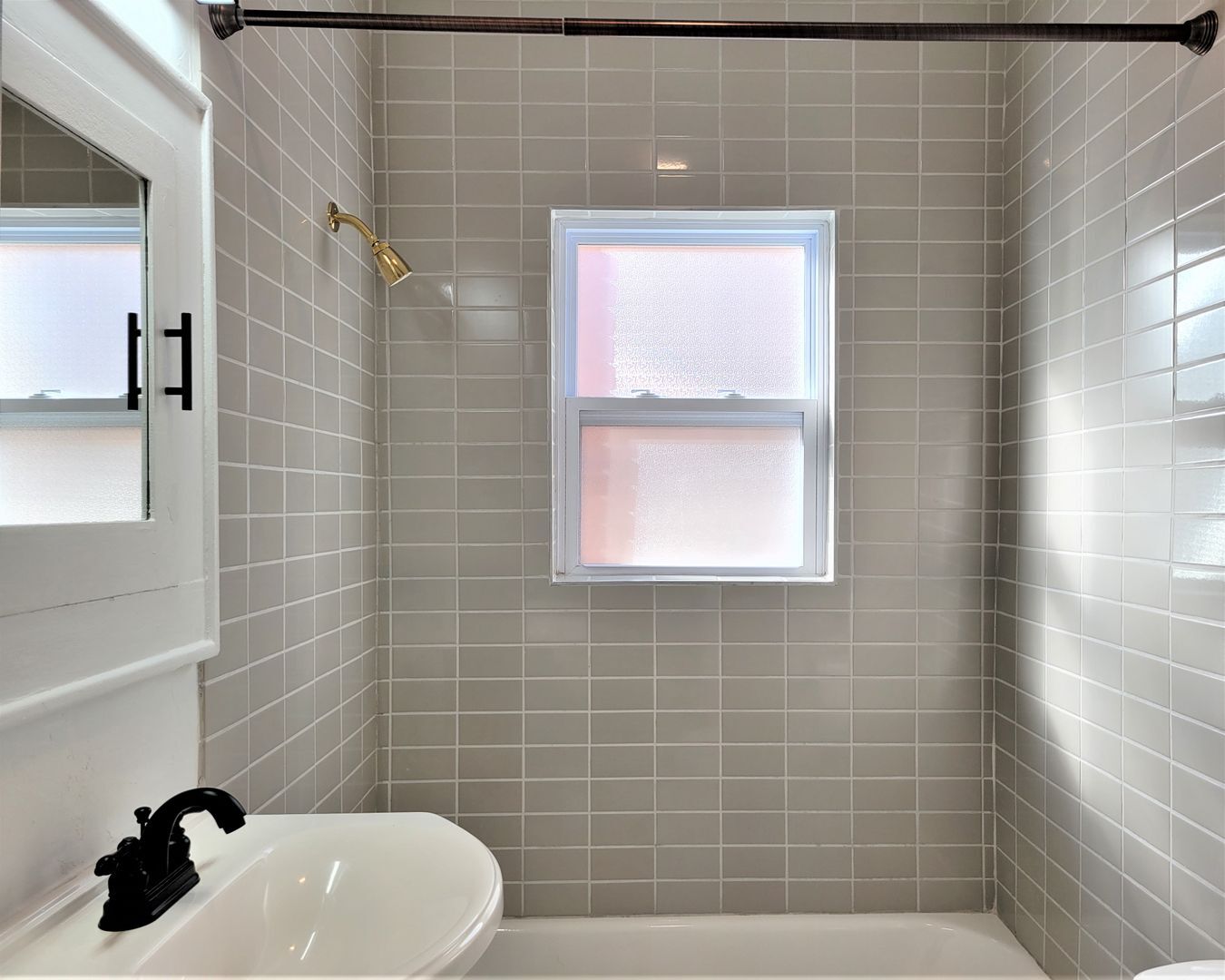 Building Photo - 723 East Dr