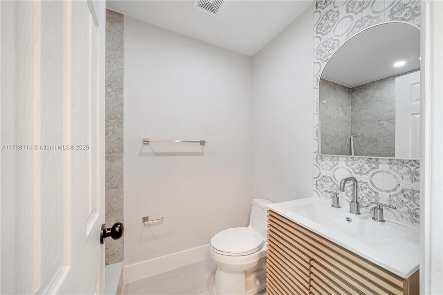Building Photo - 14725 SW 107th Ter