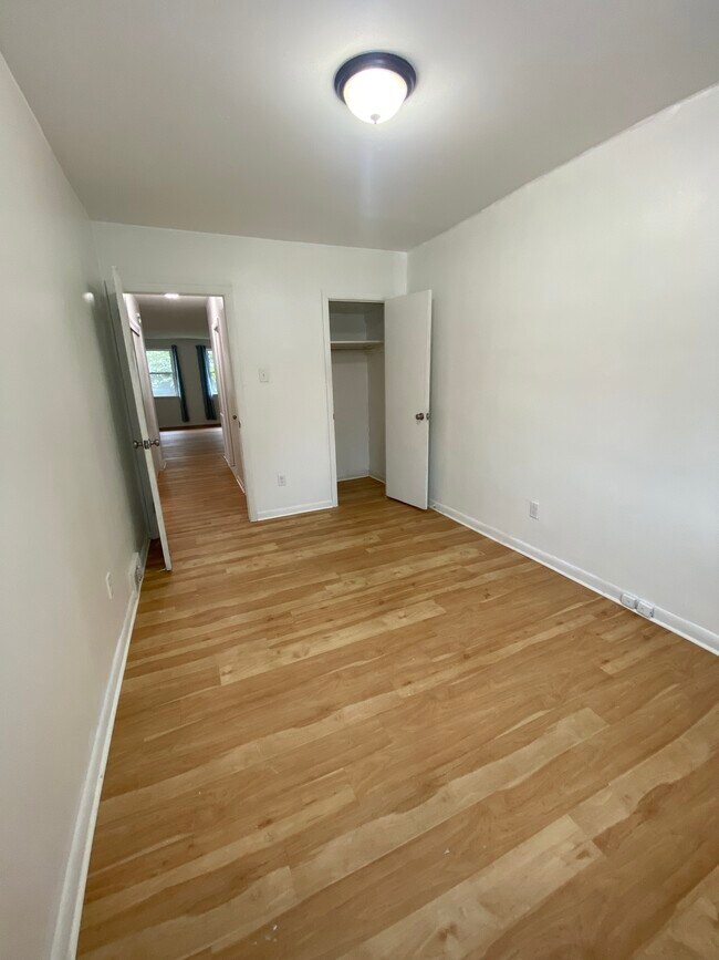 Building Photo - 2638 Daphne Rd