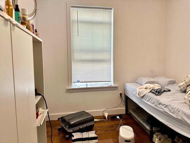 Building Photo - 19 Marney St