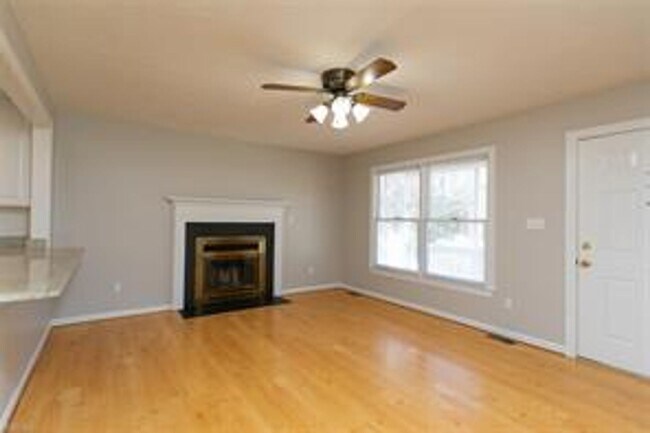 Building Photo - Call Sabrina at 757-767-0767 for more information