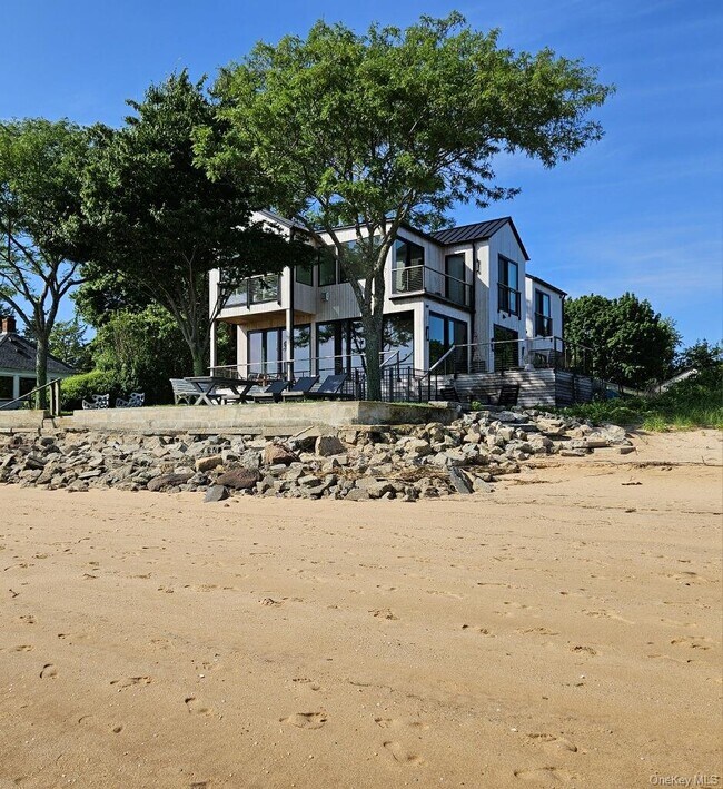Building Photo - 599 Peconic Bay Blvd
