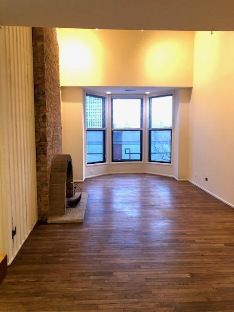 Building Photo - 2 bedroom in Chicago IL 60657