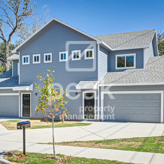 Building Photo - $1725! 3Bed/2.5Bath home in Fort Worth!