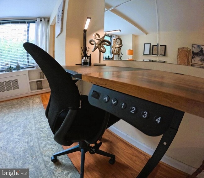 Building Photo - 1021 Arlington Blvd