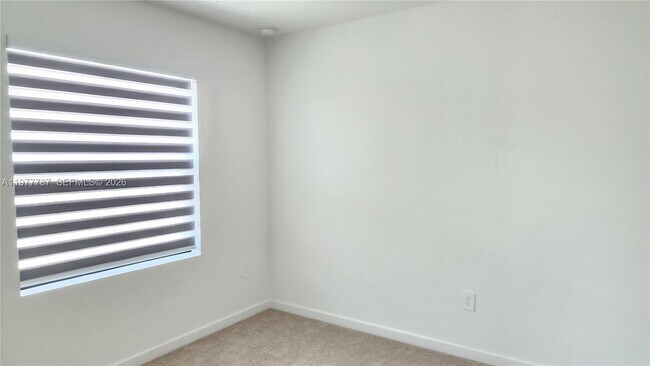 Building Photo - 371 NE 16th St