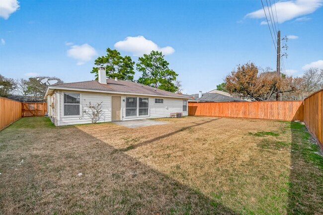 Building Photo - 4251 Southchase Ln