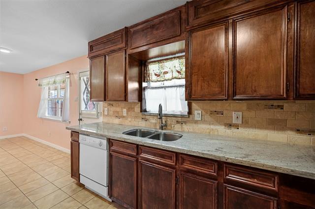 Building Photo - 301 W Grenoble Dr