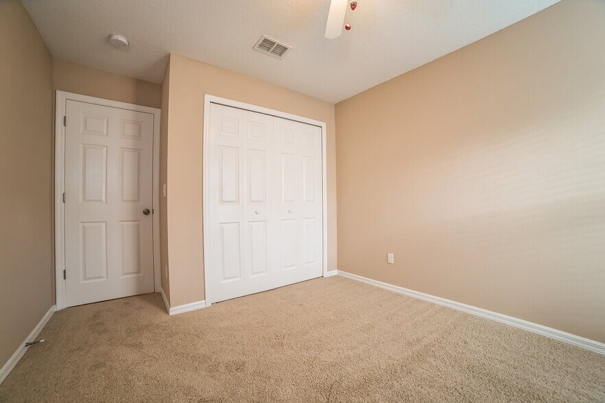 Building Photo - 232 Valley Edge Dr