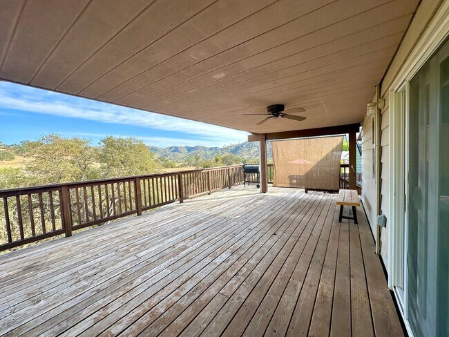 Building Photo - 4366 Valley Ln