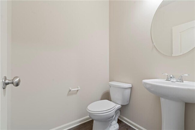 Building Photo - 3879 Brockenhurst Dr
