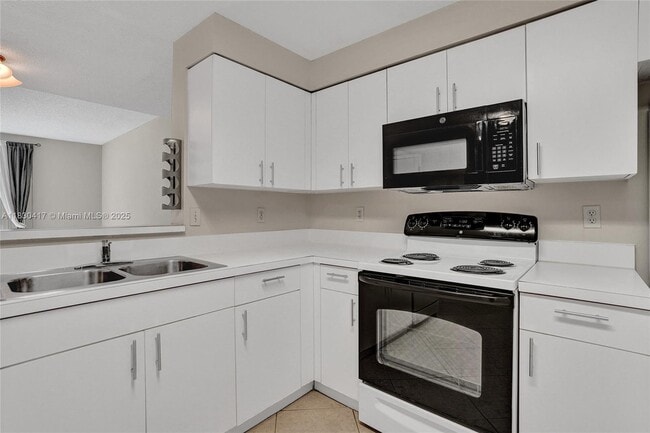 Building Photo - 1210 Sorrento Dr