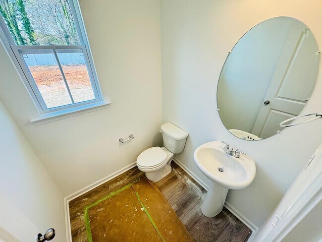 Building Photo - Spacious 3-Bed Townhome with Double Garage - Garner