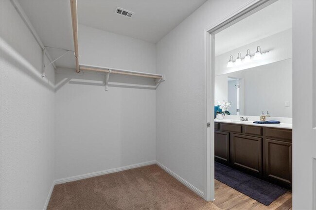 Building Photo - 336 Wonderful Life Way