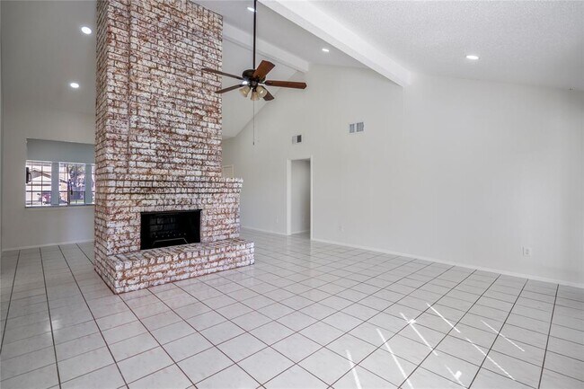 Building Photo - 11030 Hidden Bend Dr
