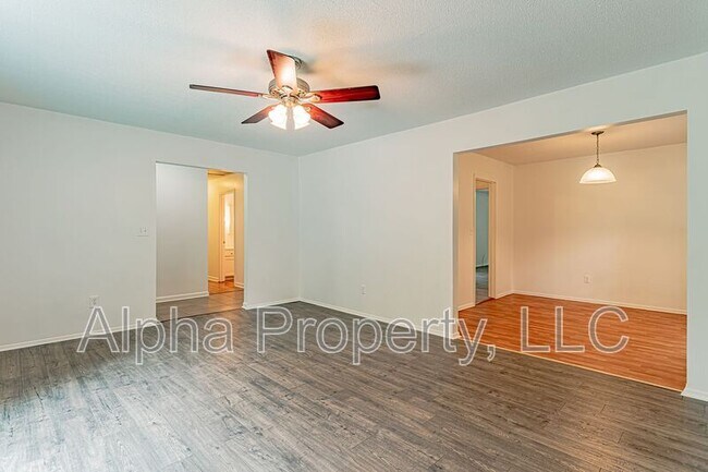 Building Photo - 134 Saturn Ln