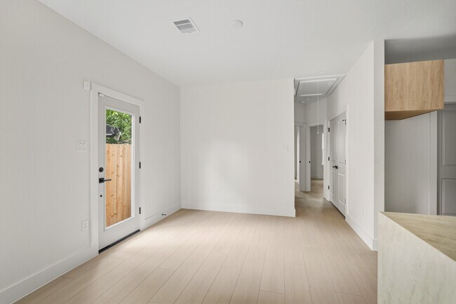 Building Photo - 4314 Stassen St