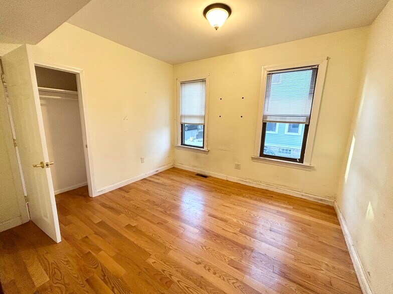 Building Photo - 1568 Tremont St