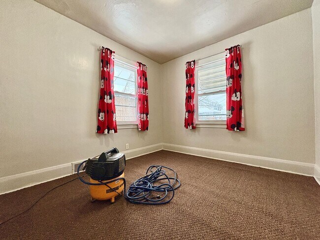 Building Photo - 1821 S Taylor St