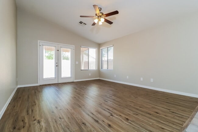 Building Photo - 13354 W Saguaro Ln