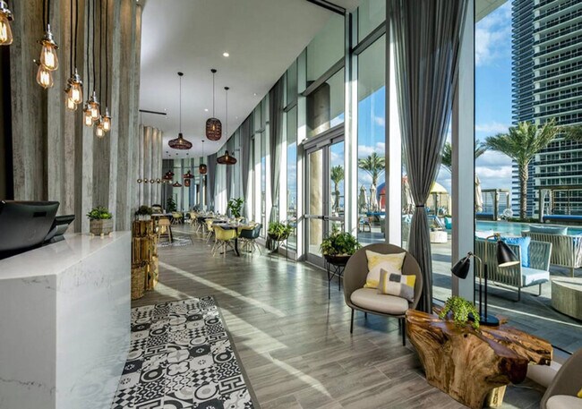 Building Photo - 4111 S Ocean Dr