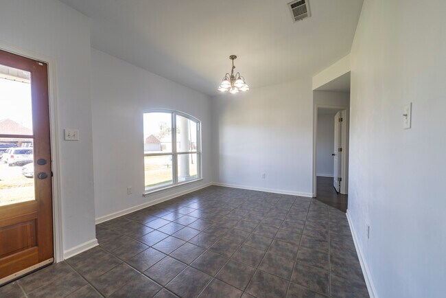 Building Photo - 35576 Melrose Ave