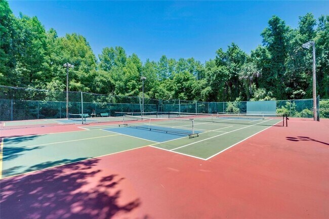 Building Photo - 260 Crown Oaks Way