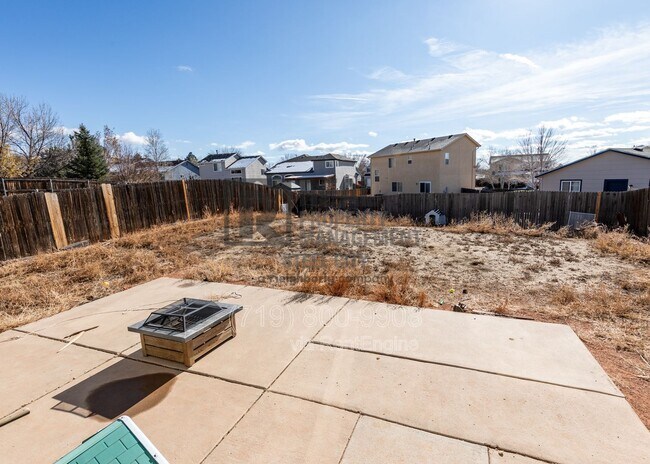 Building Photo - 2214 Cowhand Pl