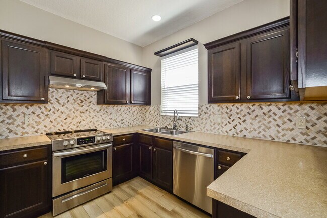 Building Photo - 241 Bluff Pass Dr