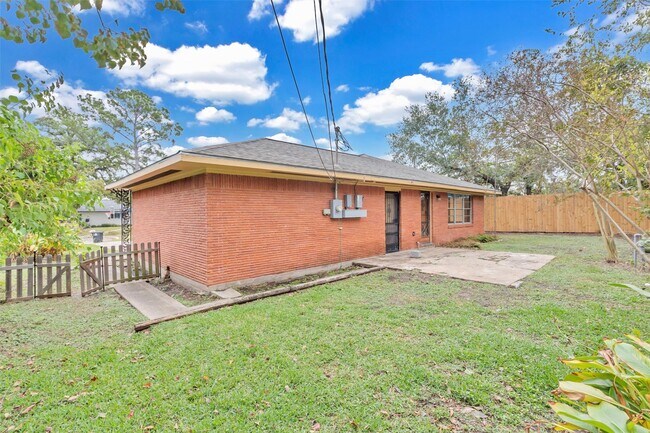 Building Photo - 1803 Sea Queen Ct