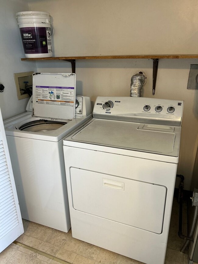 Building Photo - 3 Bedroom Apartment in Cheney