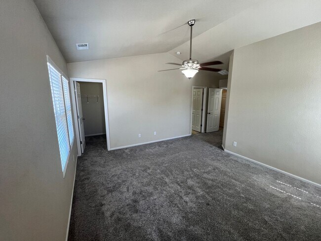 Building Photo - 12773 Leyden St