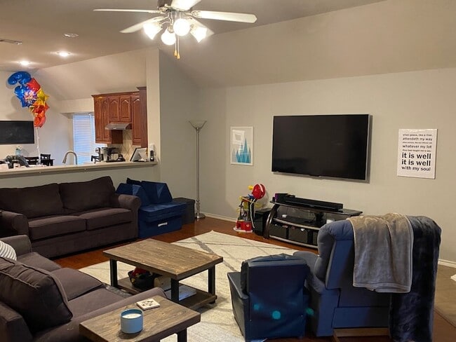 Building Photo - 5827 Silver Sage Ln