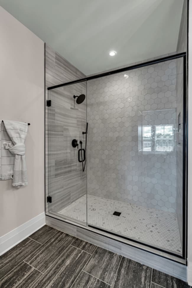Building Photo - 3-bedroom 3.5 bathroom Home with Modern Am...