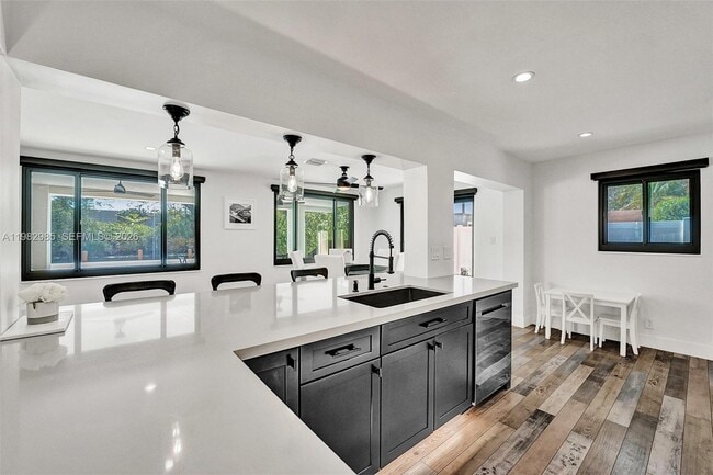 Building Photo - 915 NW 7th St