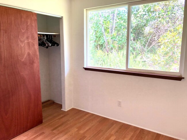 Building Photo - 15-1579-1579 Loke Rd