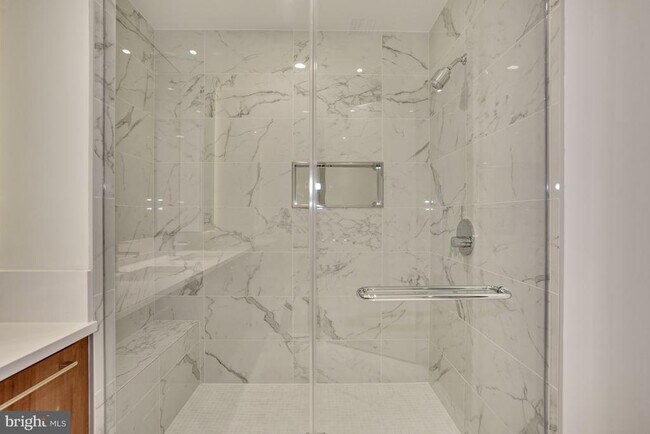 Building Photo - 1650 Silver Hill Dr