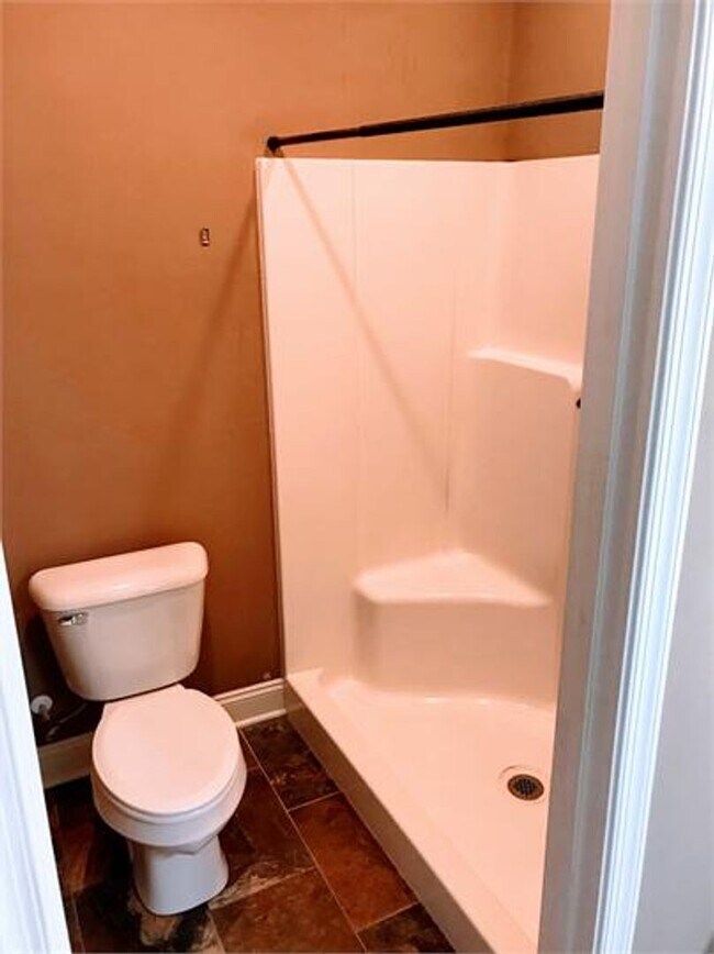 Building Photo - Townhouse in Forest