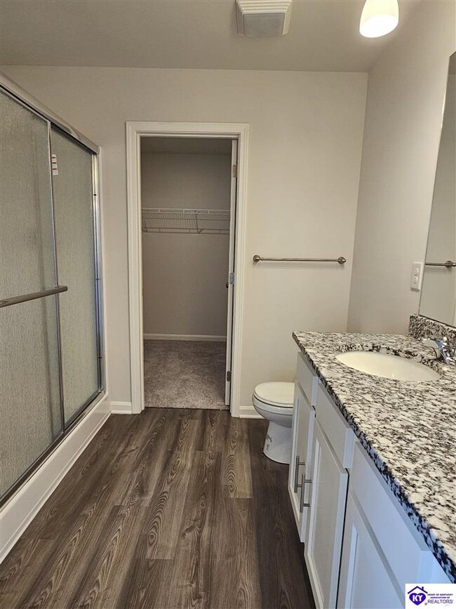 Building Photo - 601 Ashwood Ave