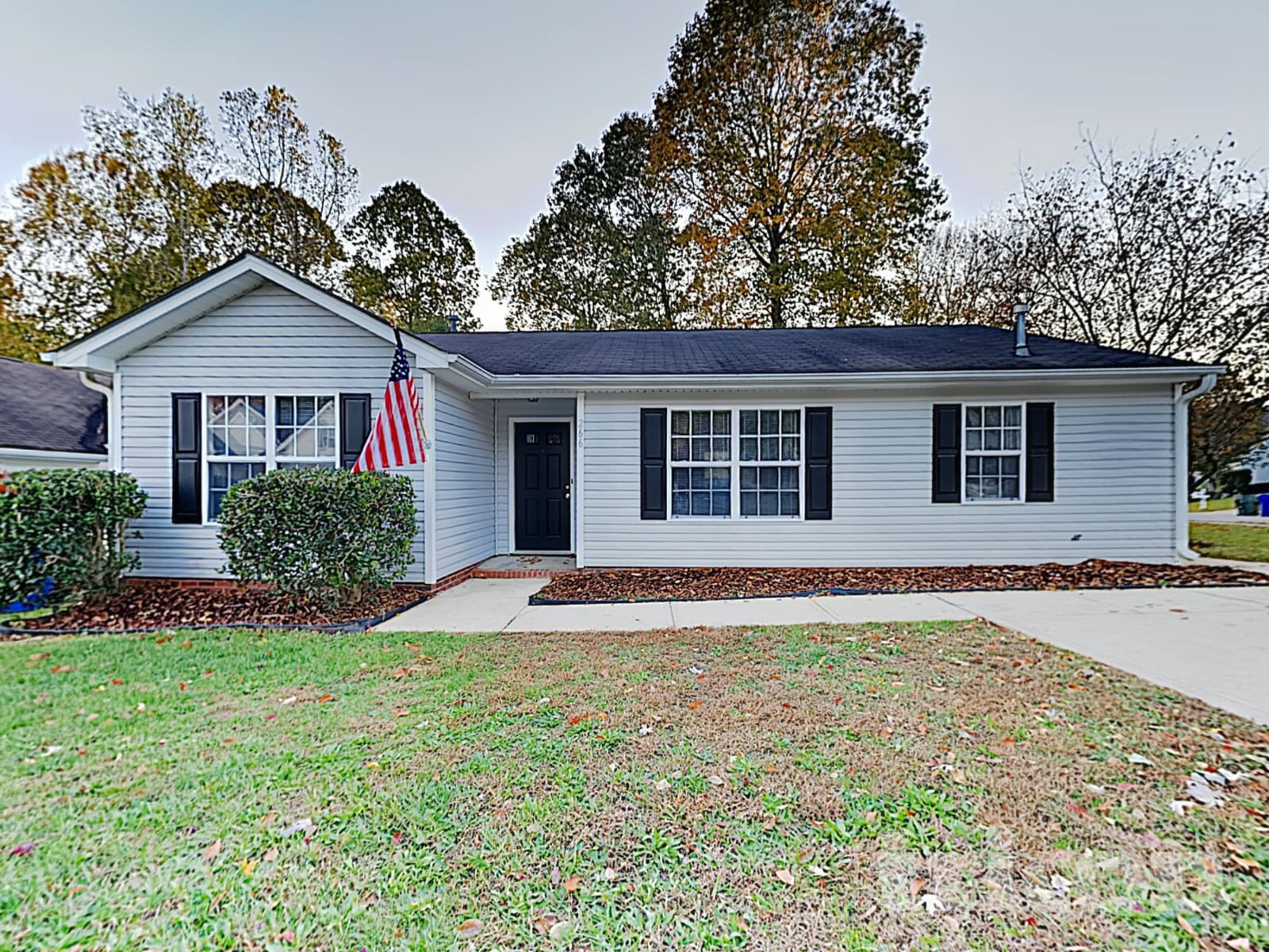 Building Photo - 266 Sweetmartha Dr