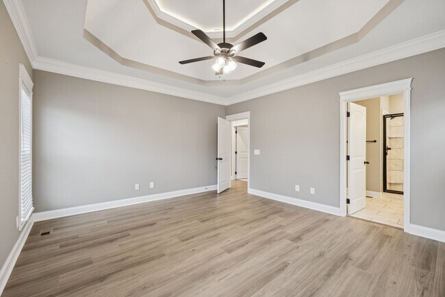 Building Photo - 3 Bedroom 2 1/2 Bathroom Home!!