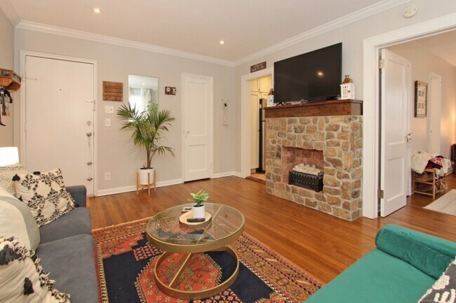 Building Photo - 378 Claremont Ave