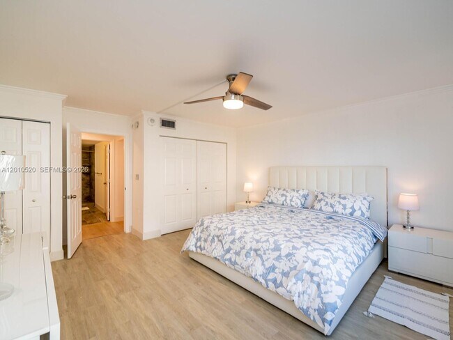Building Photo - 5000 N Ocean Blvd