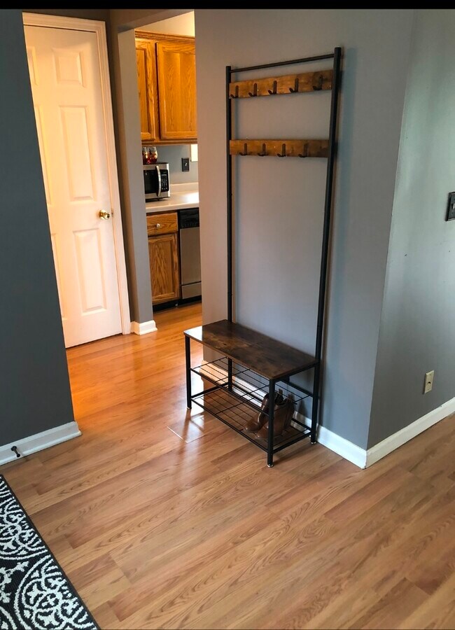 Front entry-foyer - 1212 Williams St