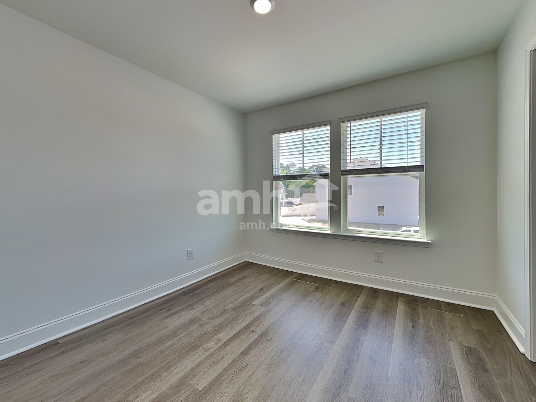 Building Photo - 102 Bellows Bnd